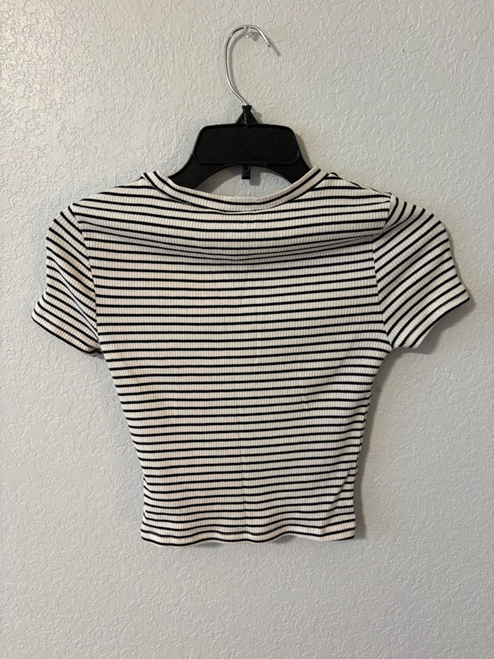 H&M Black and White Striped Ribbed Crop Top - Picture 2 of 3